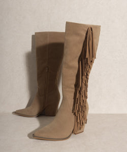 OUT WEST - Knee-High Fringe Boots