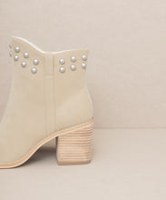 Load image into Gallery viewer, Alofi - Studded Collar Booties