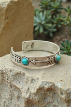 Load image into Gallery viewer, Faux Turquoise Arrow Cuff