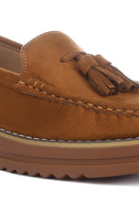 Load image into Gallery viewer, Daiki Platform Lug Sole Tassel Loafers