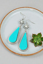 Load image into Gallery viewer, Turquoise Spur Earrings