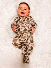 Load image into Gallery viewer, duck camo bamboo zip sleeper 220 GSM- TRUE TO SIZE
