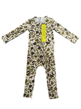 Load image into Gallery viewer, duck camo bamboo zip sleeper 220 GSM- TRUE TO SIZE