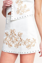 Load image into Gallery viewer, ALL EYES ON YOU WOVEN SKORT