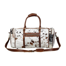 Load image into Gallery viewer, Amore Hairon Duffle Bag