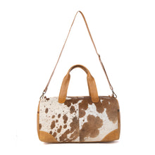 Load image into Gallery viewer, Myra Cattle Drive Men's Hairon Leather Traveller Bag in Bridle Ivory