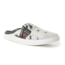 Load image into Gallery viewer, Arctic sneaker