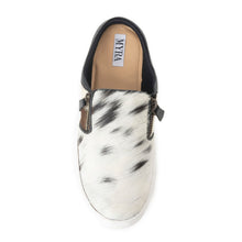 Load image into Gallery viewer, Arctic sneaker