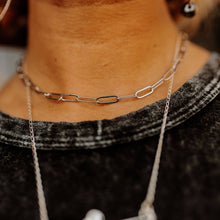 Load image into Gallery viewer, Paper Clip Chain Choker