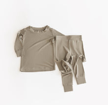 Load image into Gallery viewer, Essential Two Piece Pajama Set