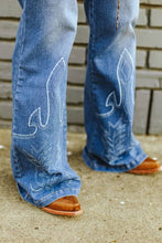 Load image into Gallery viewer, Stone Wash High Rise Boot Stitch Embroidered Flare Jeans