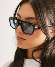 Load image into Gallery viewer, Beau Aviator Sunglasses