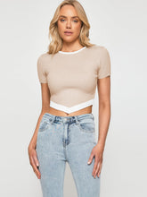 Load image into Gallery viewer, Contrast Trim Pointed Hem Ribbed Crop Top