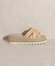 Load image into Gallery viewer, Rebel - Strappy Platform Sandal