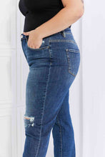 Load image into Gallery viewer, Vervet by Flying Monkey Full Size Distressed Cropped Jeans with Pockets