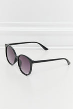 Load image into Gallery viewer, Polycarbonate Frame Full Rim Sunglasses