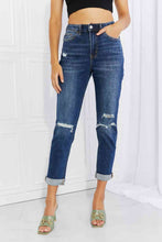 Load image into Gallery viewer, Vervet by Flying Monkey Full Size Distressed Cropped Jeans with Pockets