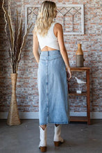 Load image into Gallery viewer, Veveret Slit Mid Rise Waist Denim Skirt