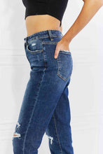 Load image into Gallery viewer, Vervet by Flying Monkey Full Size Distressed Cropped Jeans with Pockets