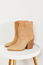 Load image into Gallery viewer, East Lion Corp Lasso My Heart Cowboy Booties